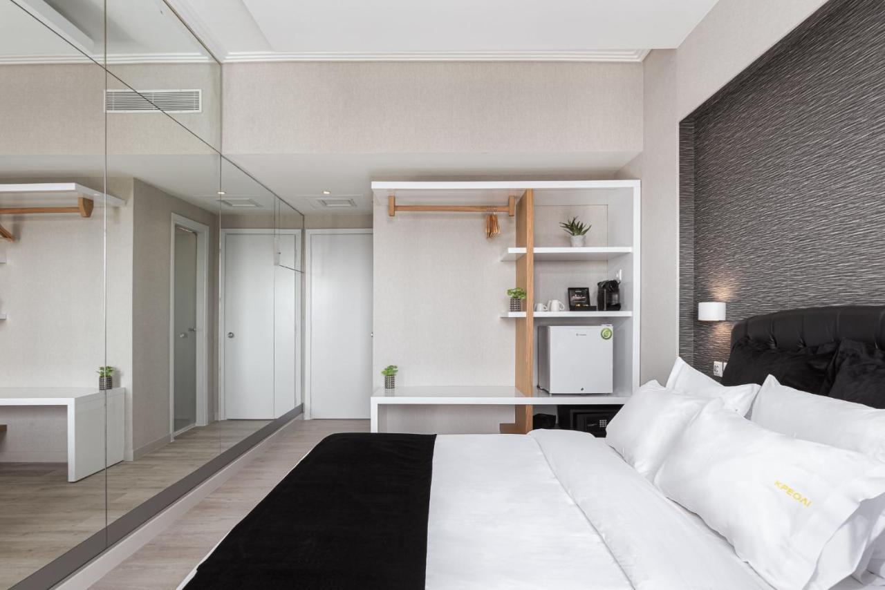 Kreoli Suites Glyfada Athens Exterior photo